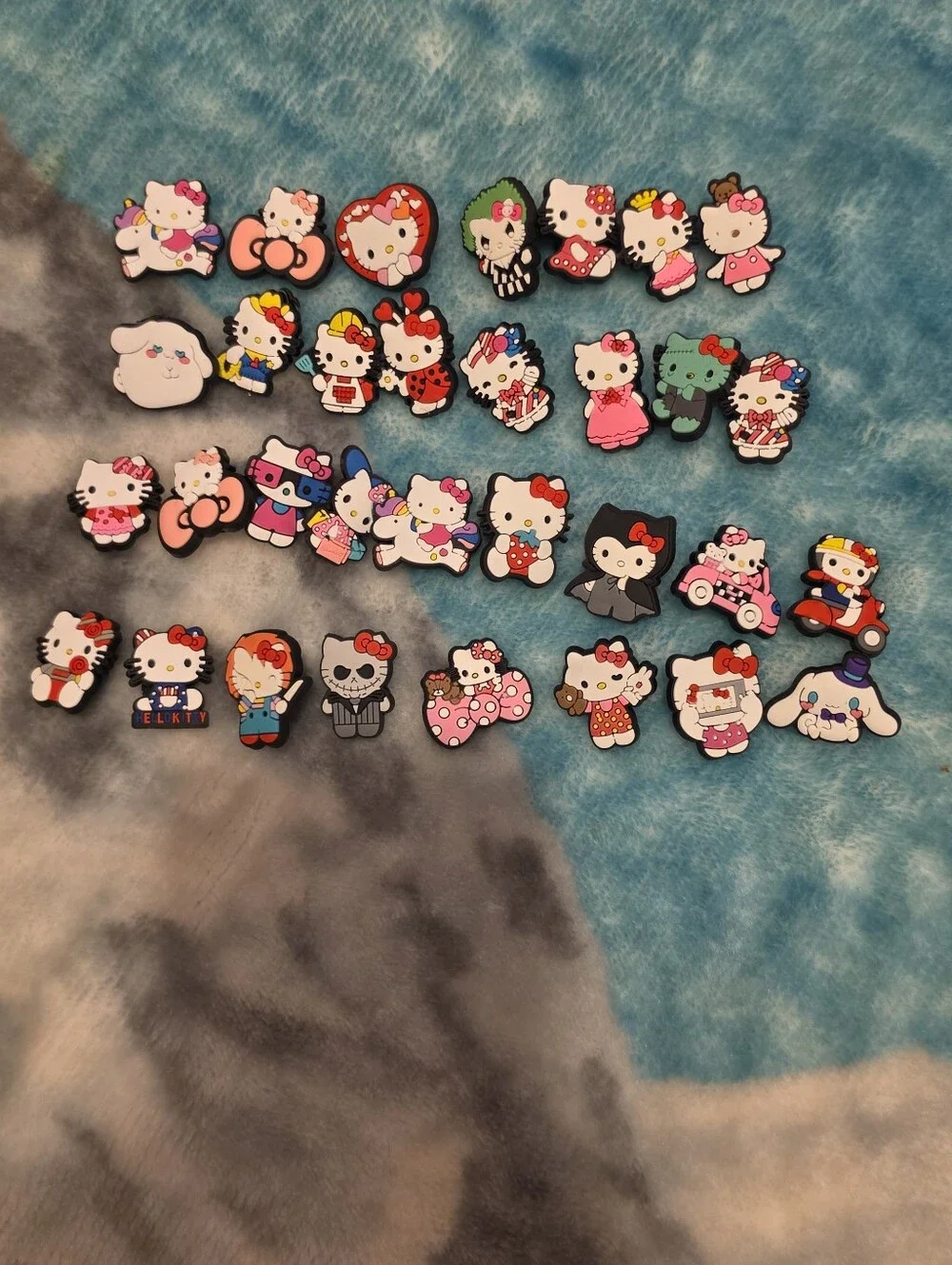 Sanrio Hello Kitty Assorted Charms - Pink, White, Red, Black, Blue